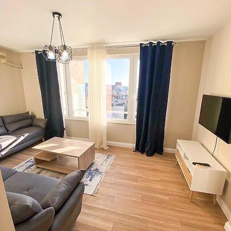 Skyline View 2Br Apartment 地拉那 外观 照片