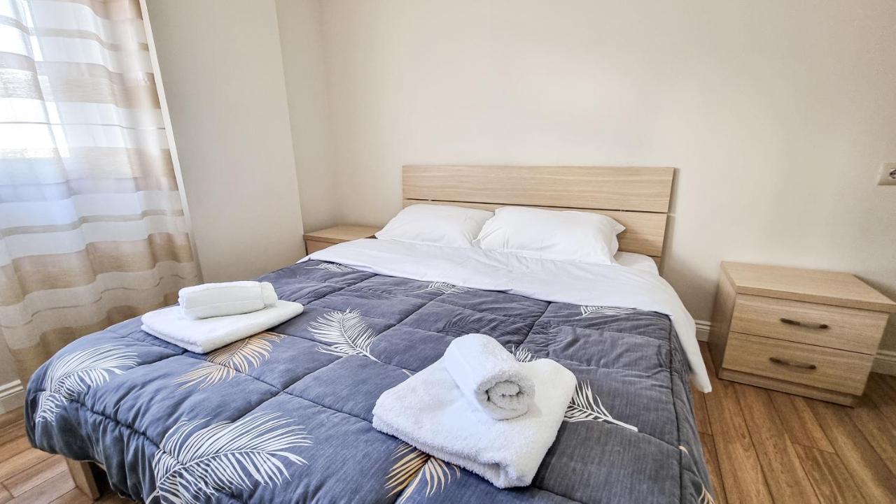 Skyline View 2Br Apartment 地拉那 外观 照片