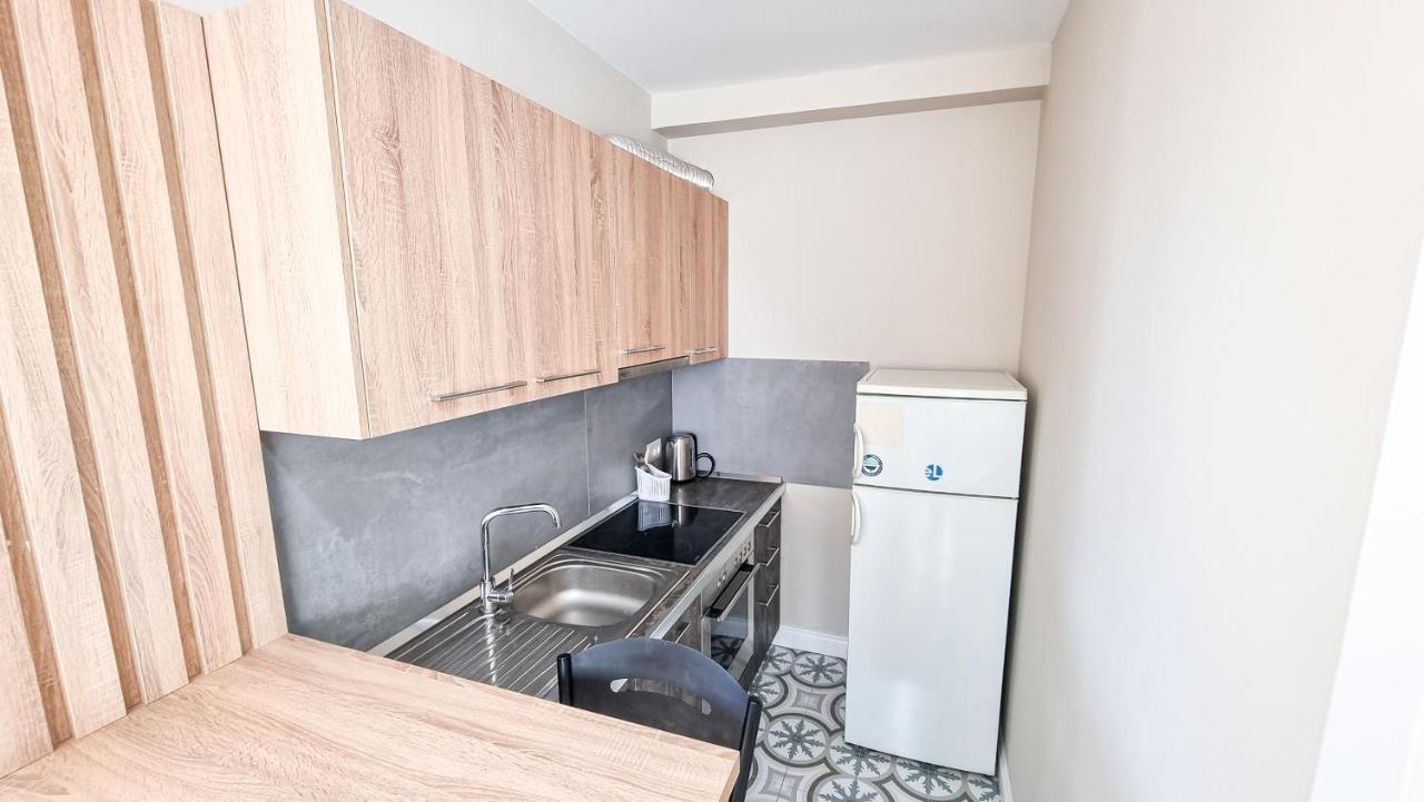 Skyline View 2Br Apartment 地拉那 外观 照片