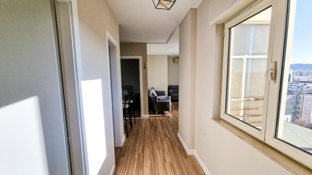 Skyline View 2Br Apartment 地拉那 外观 照片