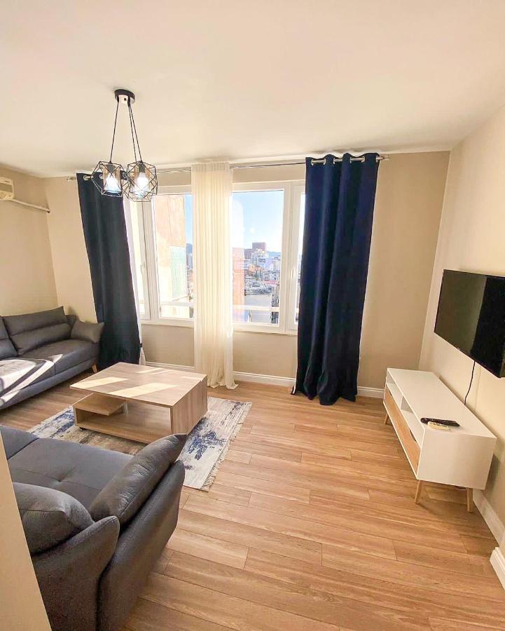 Skyline View 2Br Apartment 地拉那 外观 照片